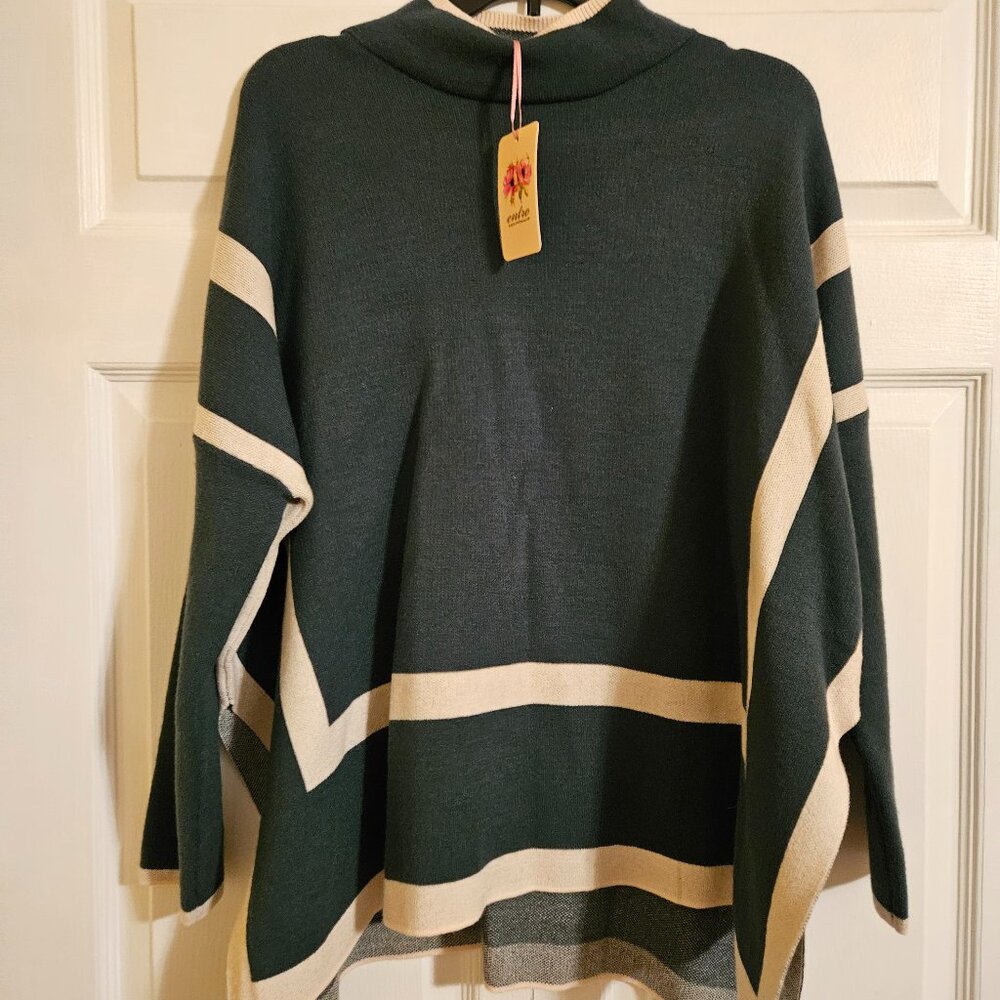 NEW!! Entro green and cream sweater - size small